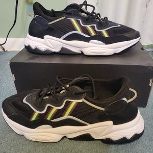 Adidas OZWEEGO